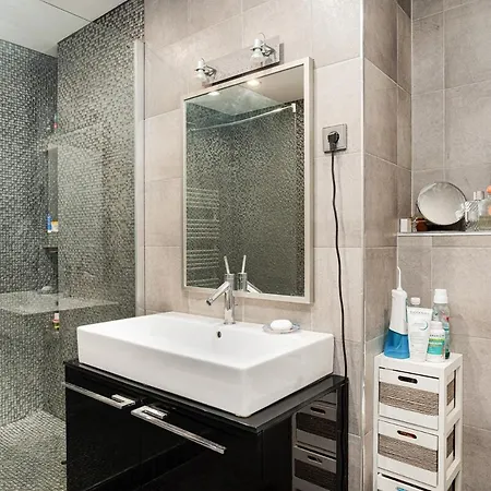 Confortable, 200m2 *